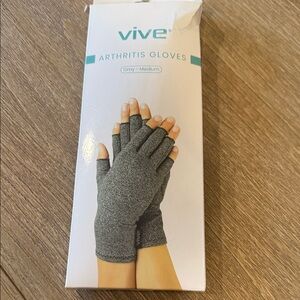 Vive Gray Arthritis Gloves Medium NWT